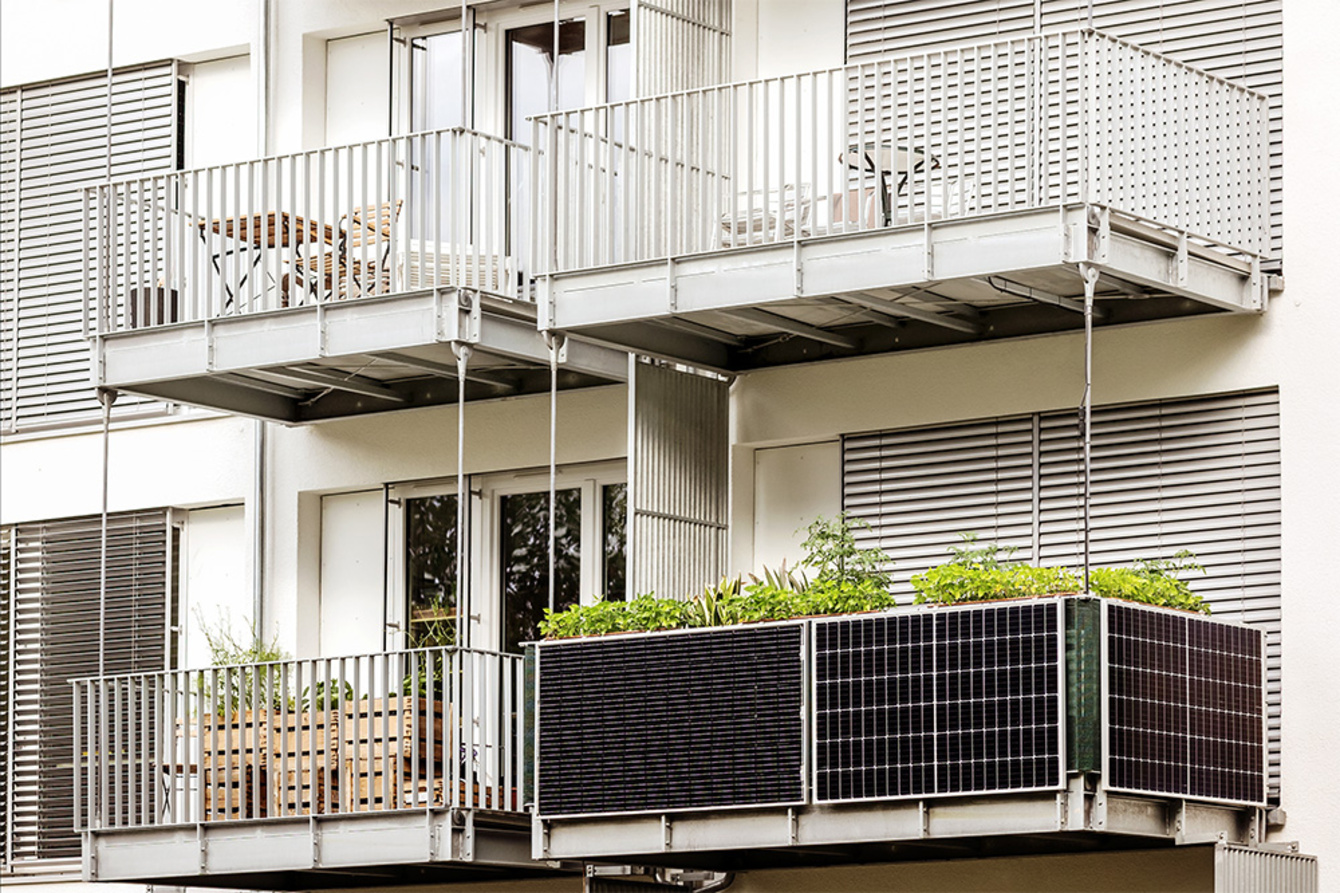 Balkon­kraftwerk bei DA Elektrobau in Rodgau